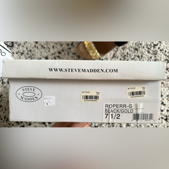 Steve Madden ROPERR-G black/ gold wedges with ankle straps - Picture 3 of 5